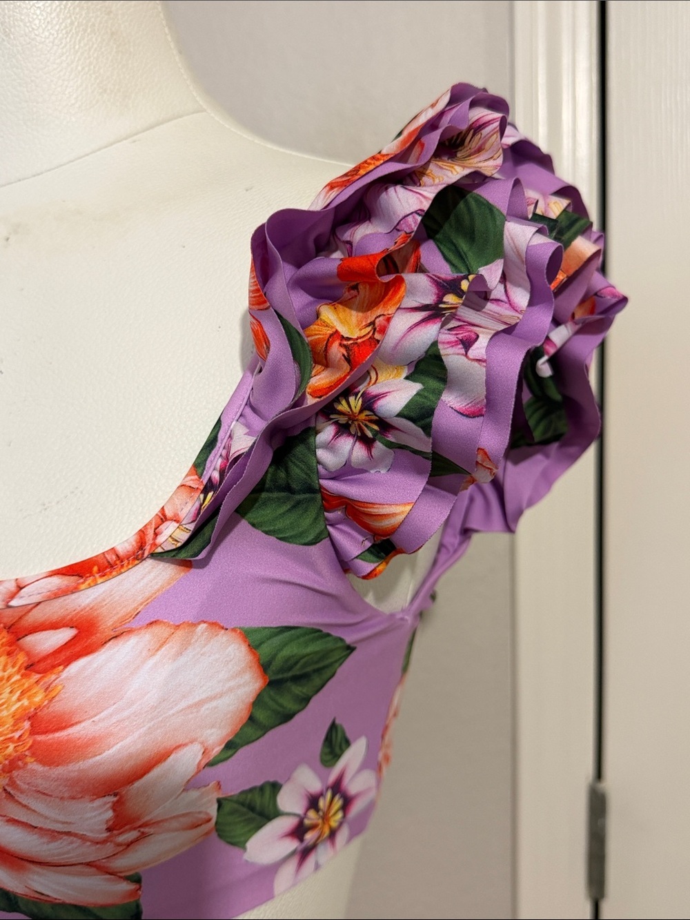 Agua Bendita Arielle Lavender Floral Ruffle Reversible Swimming Suit Set - Picture 5 of 13